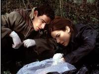 
    Sam Kennedy (Ben Chaplin) 
    and Cassie examine the 
    gruesome evidence.
    